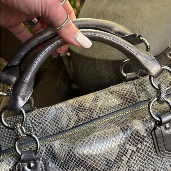 RARE🔥AUTHENTIC COACH 1961 leather Snakeskin metallic leather zip shoulder - Picture 12 of 16